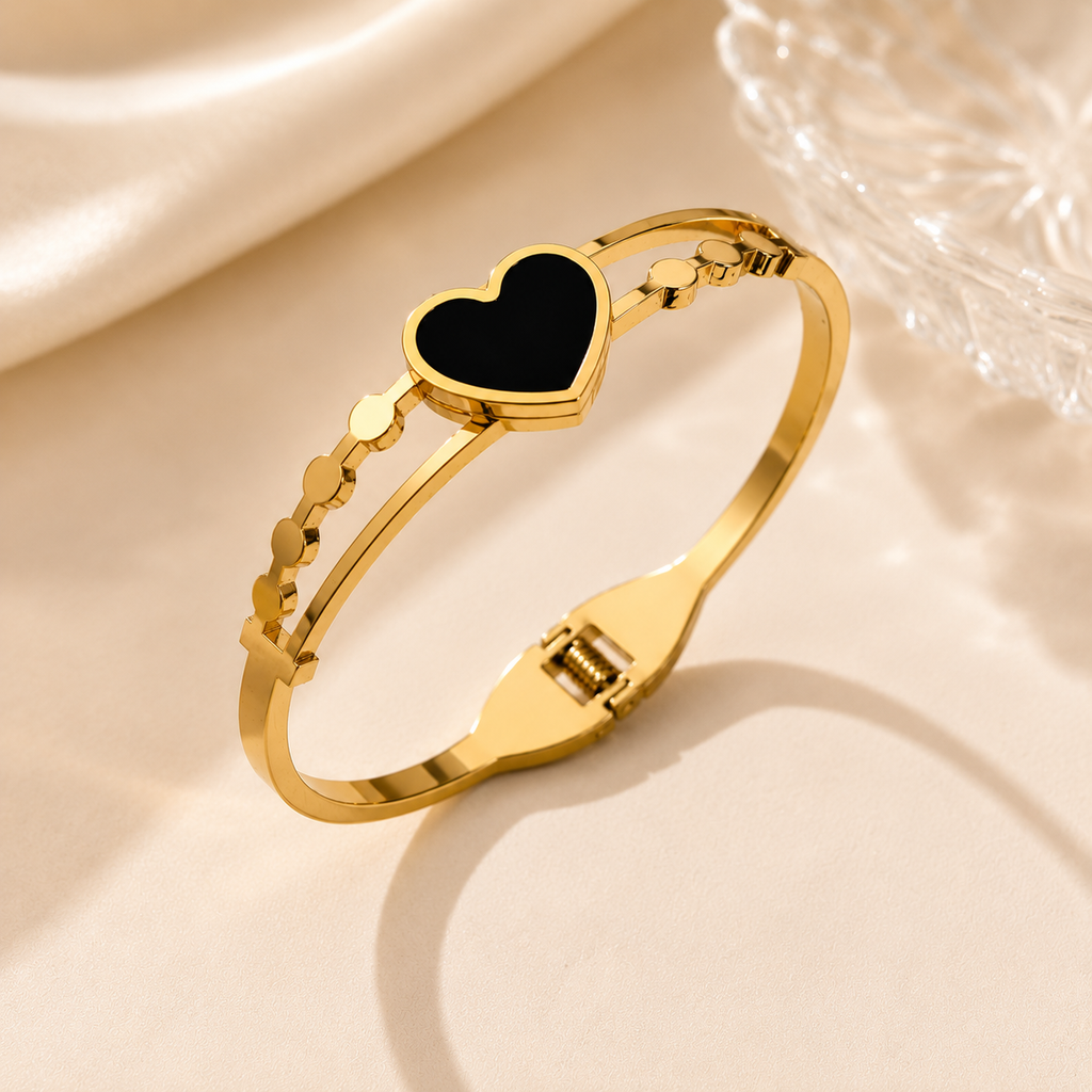 Luxury Gold Heart Bracelet – Elegant Stainless Steel Bangle for Women