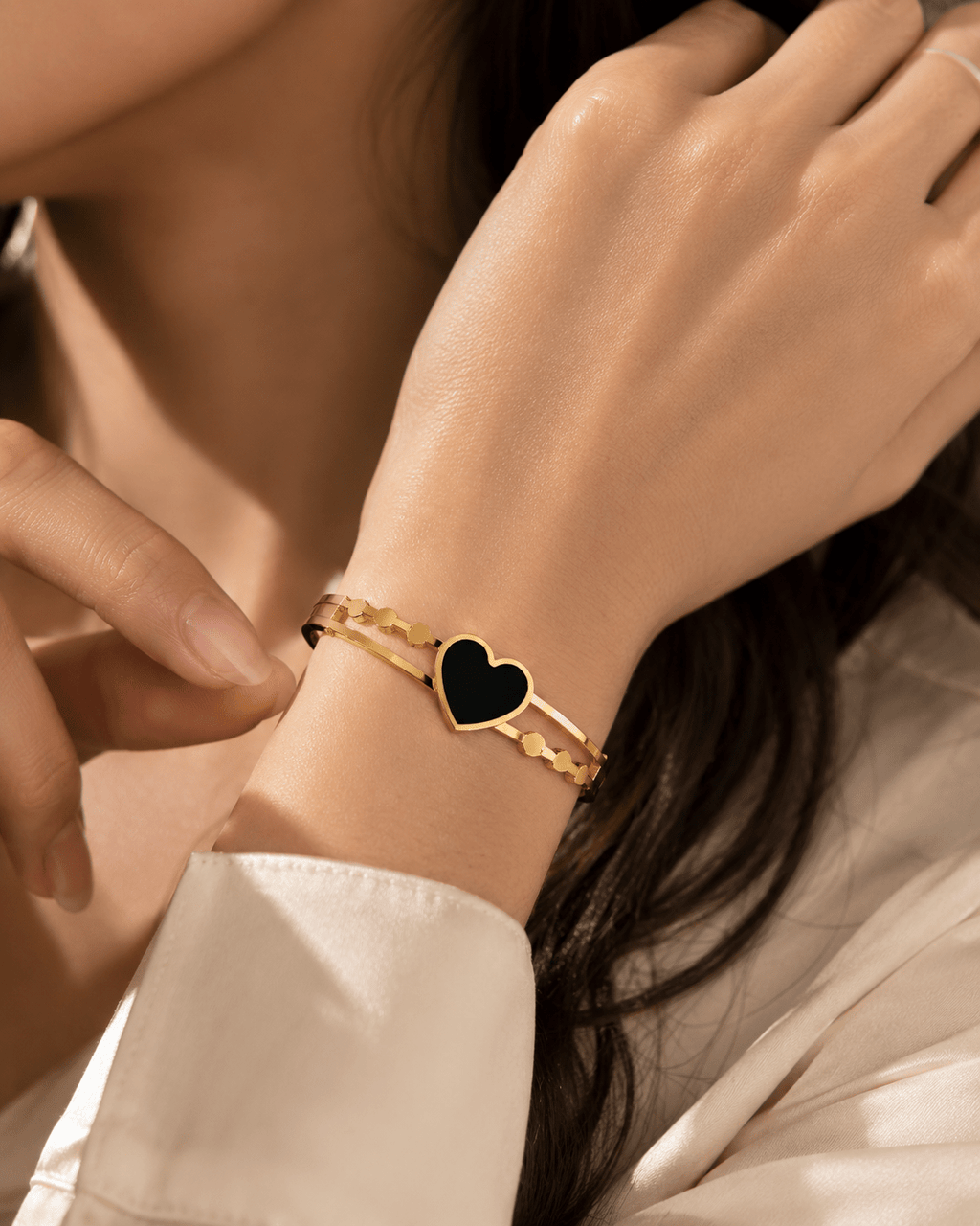 Luxury Gold Heart Bracelet – Elegant Stainless Steel Bangle for Women - Jeweri - Moments Made Precious