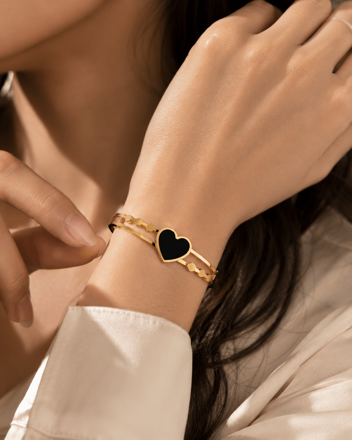 Luxury Gold Heart Bracelet – Elegant Stainless Steel Bangle for Women - Jeweri - Moments Made Precious